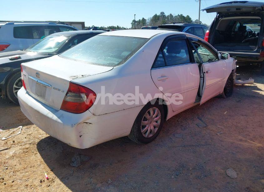 Photo 4 of 2002 Toyota Camry LE (VIN 4T1BE32KX2U094065)