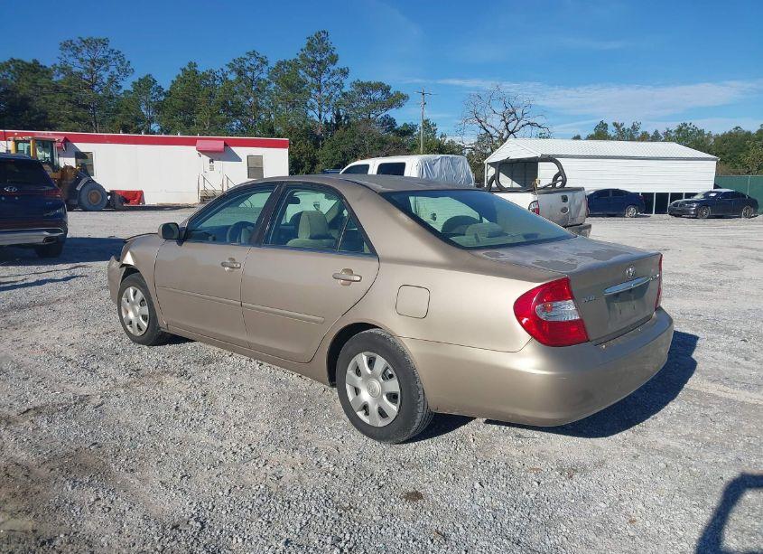 Photo 3 of 2002 Toyota Camry LE (VIN 4T1BE32KX2U103055)