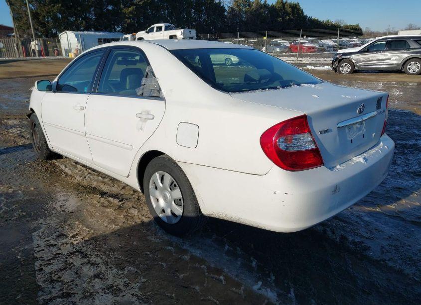 Photo 3 of 2002 Toyota Camry LE (VIN 4T1BE32KX2U109275)