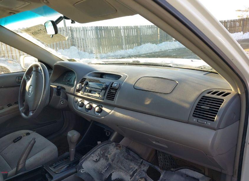 Photo 5 of 2002 Toyota Camry LE (VIN 4T1BE32KX2U109275)