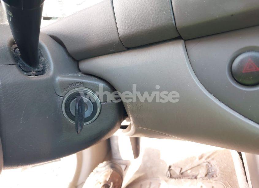 Photo 11 of 2002 Toyota Camry LE (VIN 4T1BE32KX2U532244)