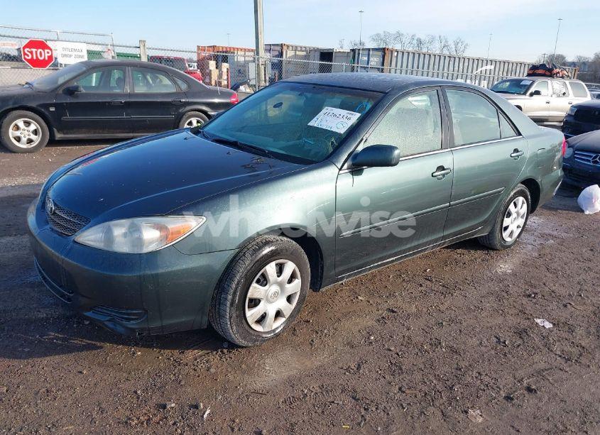 Photo 2 of 2002 Toyota Camry LE (VIN 4T1BE32KX2U532244)