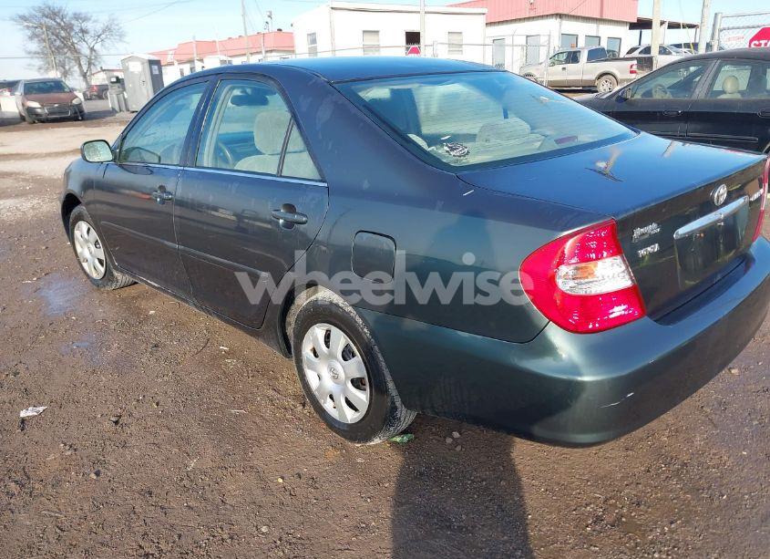 Photo 3 of 2002 Toyota Camry LE (VIN 4T1BE32KX2U532244)
