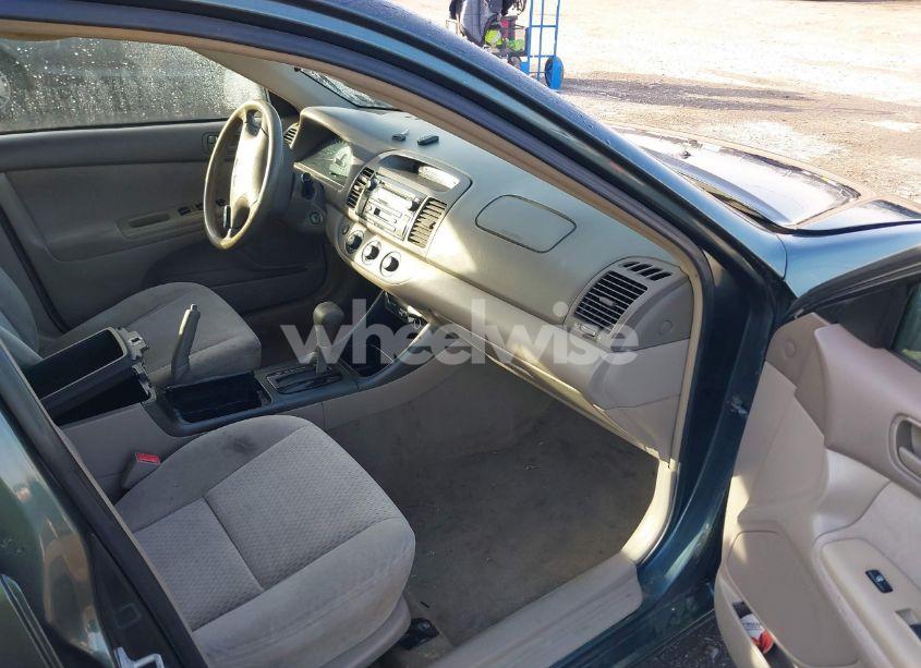 Photo 5 of 2002 Toyota Camry LE (VIN 4T1BE32KX2U532244)