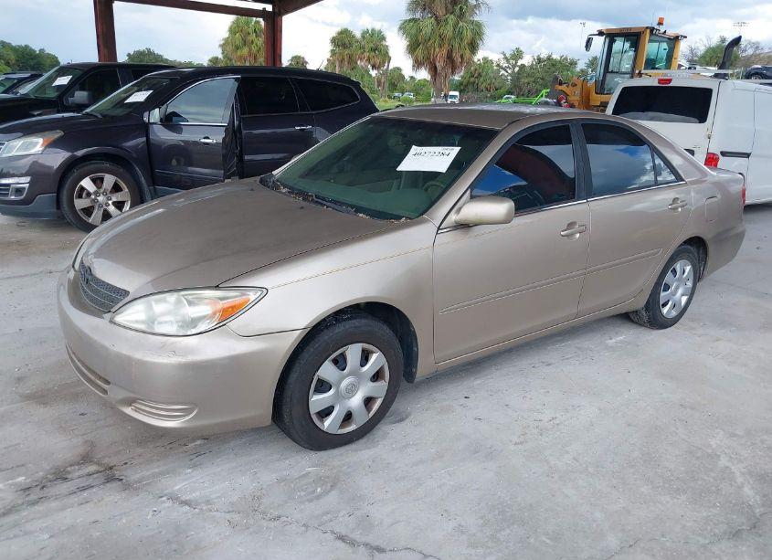 Photo 2 of 2002 Toyota Camry LE (VIN 4T1BE32KX2U536648)