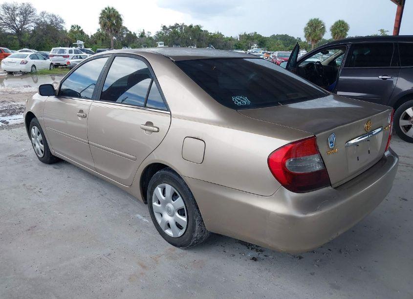 Photo 3 of 2002 Toyota Camry LE (VIN 4T1BE32KX2U536648)