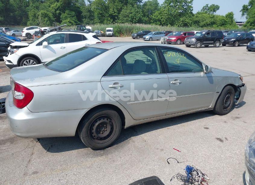 Photo 13 of 2002 Toyota Camry LE (VIN 4T1BE32KX2U552087)