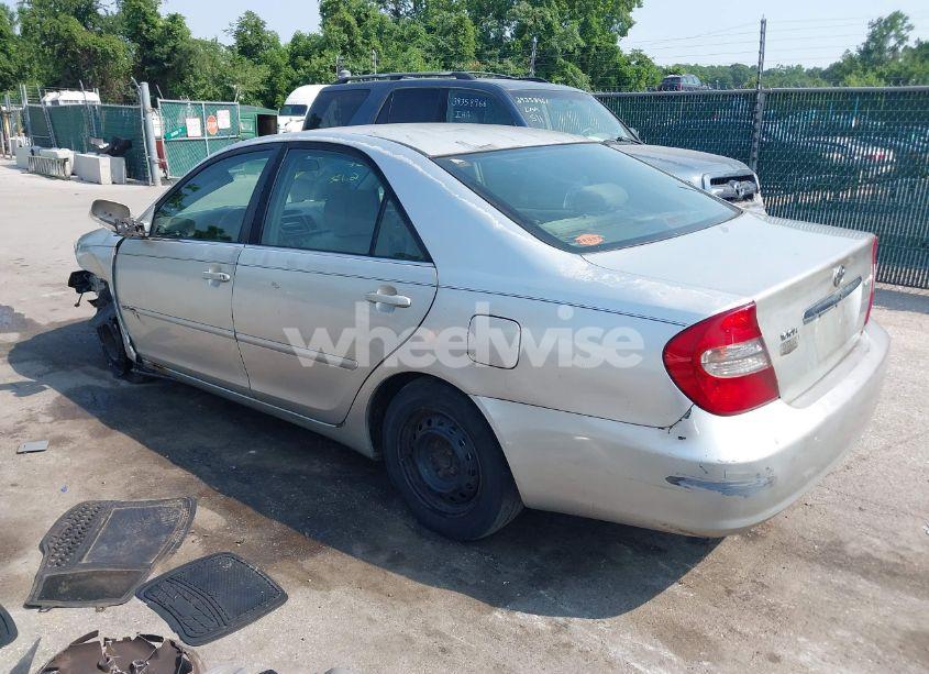 Photo 3 of 2002 Toyota Camry LE (VIN 4T1BE32KX2U552087)