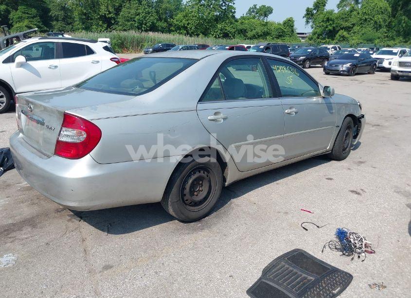 Photo 4 of 2002 Toyota Camry LE (VIN 4T1BE32KX2U552087)