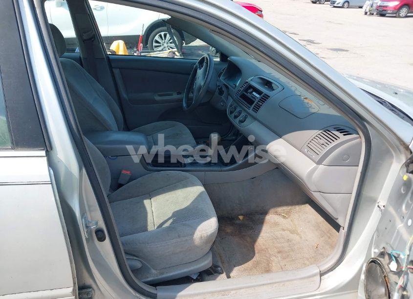 Photo 5 of 2002 Toyota Camry LE (VIN 4T1BE32KX2U552087)