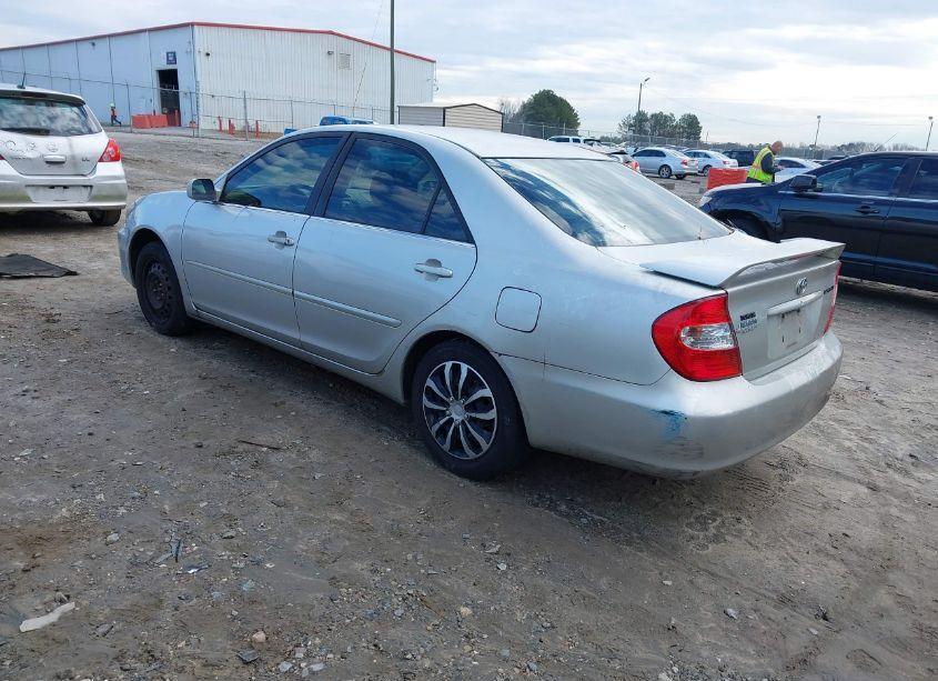 Photo 3 of 2002 Toyota Camry SE (VIN 4T1BE32KX2U568791)