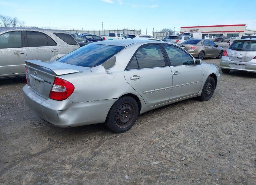 Photo 4 of 2002 Toyota Camry SE (VIN 4T1BE32KX2U568791)