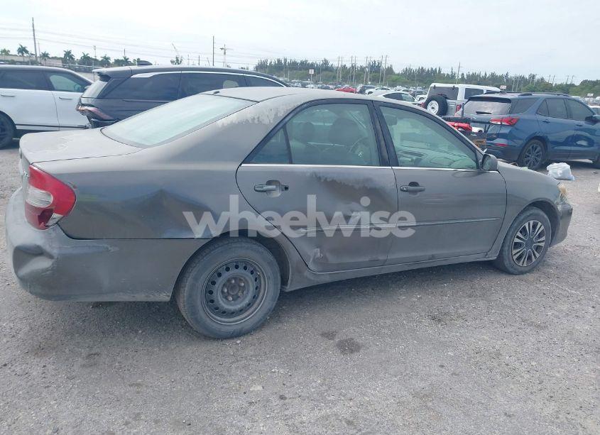 Photo 12 of 2002 Toyota Camry XLE (VIN 4T1BE32KX2U580391)