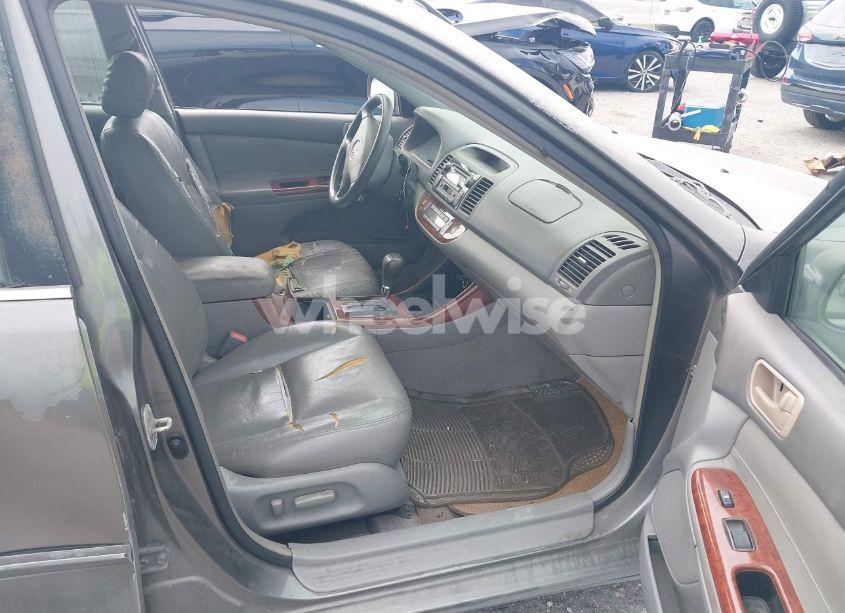 Photo 5 of 2002 Toyota Camry XLE (VIN 4T1BE32KX2U580391)