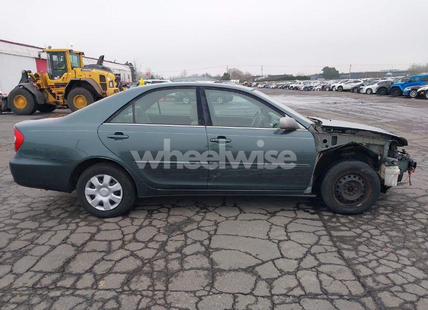 Photo 14 of 2002 Toyota Camry LE (VIN 4T1BE32KX2U588166)