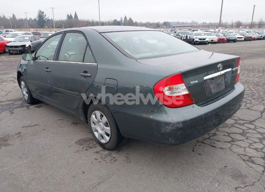 Photo 3 of 2002 Toyota Camry LE (VIN 4T1BE32KX2U588166)