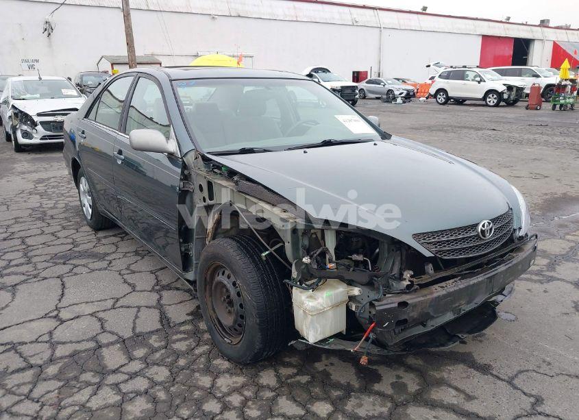 Photo 6 of 2002 Toyota Camry LE (VIN 4T1BE32KX2U588166)