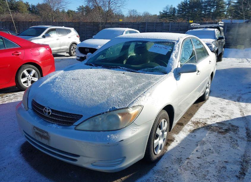 Photo 2 of 2002 Toyota Camry LE (VIN 4T1BE32KX2U630139)