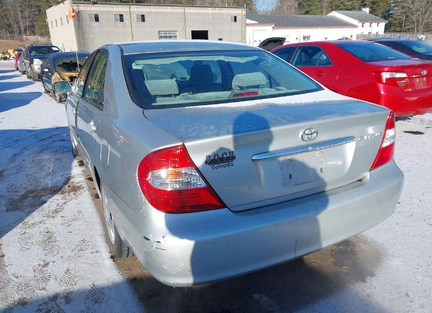 Photo 3 of 2002 Toyota Camry LE (VIN 4T1BE32KX2U630139)