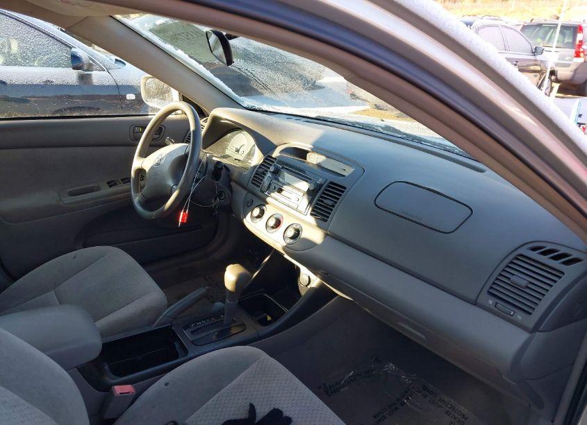 Photo 5 of 2002 Toyota Camry LE (VIN 4T1BE32KX2U630139)