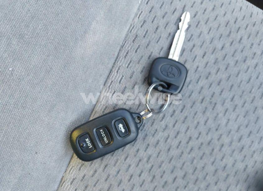Photo 11 of 2002 Toyota Camry LE (VIN 4T1BE32KX2U640749)