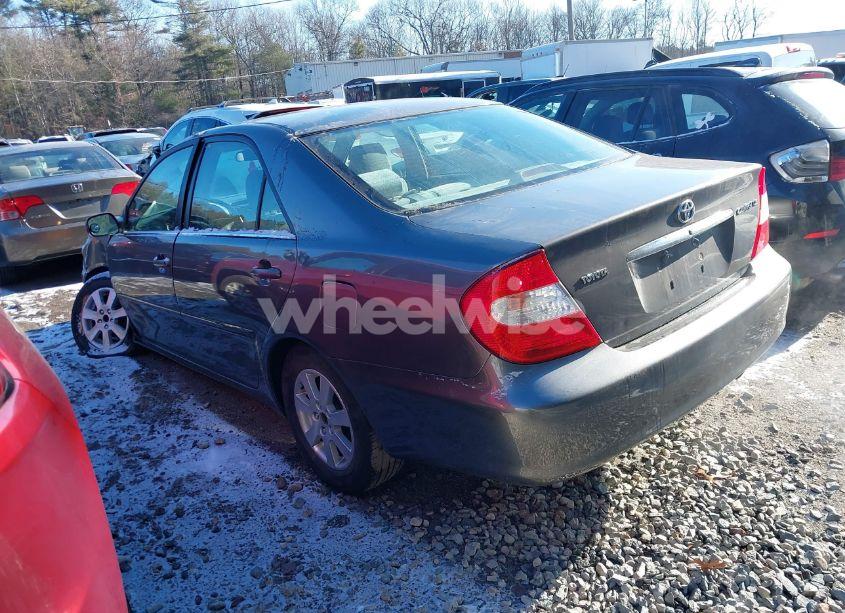 Photo 3 of 2002 Toyota Camry LE (VIN 4T1BE32KX2U640749)