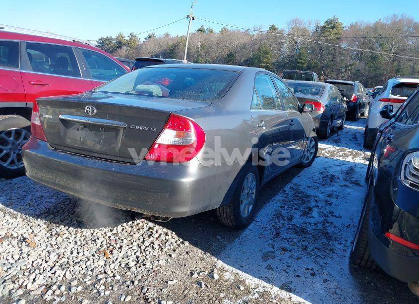 Photo 4 of 2002 Toyota Camry LE (VIN 4T1BE32KX2U640749)