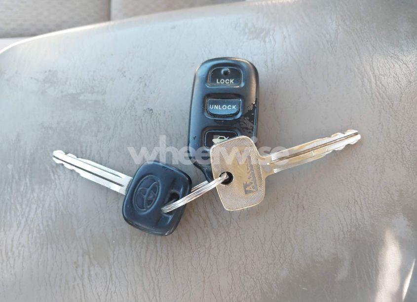 Photo 11 of 2003 Toyota Camry LE (VIN 4T1BE32KX3U120603)