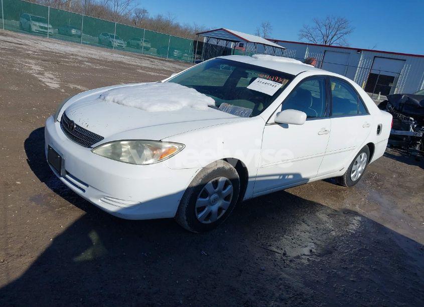 Photo 2 of 2003 Toyota Camry LE (VIN 4T1BE32KX3U120603)