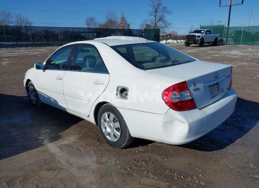 Photo 3 of 2003 Toyota Camry LE (VIN 4T1BE32KX3U120603)