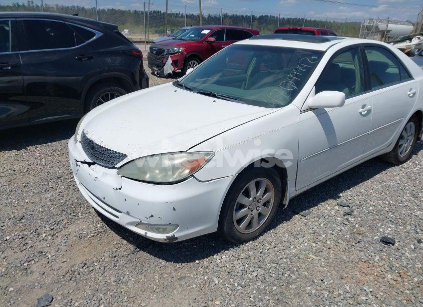 Photo 2 of 2003 Toyota Camry XLE (VIN 4T1BE32KX3U140415)
