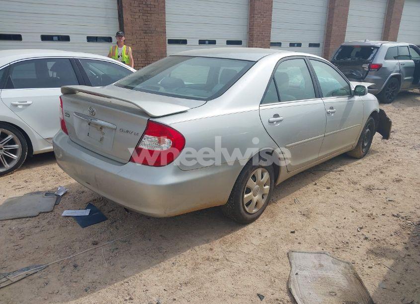 Photo 4 of 2003 Toyota Camry LE (VIN 4T1BE32KX3U144402)