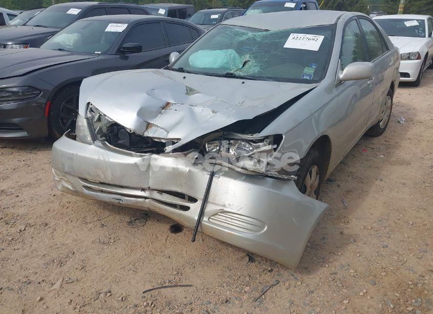 Photo 6 of 2003 Toyota Camry LE (VIN 4T1BE32KX3U144402)