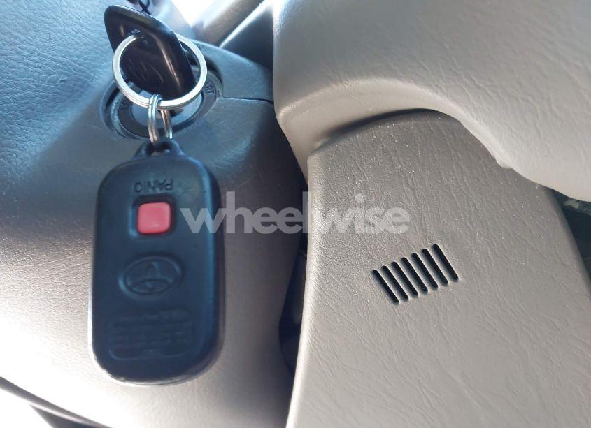 Photo 11 of 2003 Toyota Camry LE (VIN 4T1BE32KX3U181403)