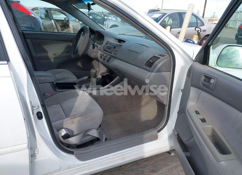 Photo 5 of 2003 Toyota Camry LE (VIN 4T1BE32KX3U202511)