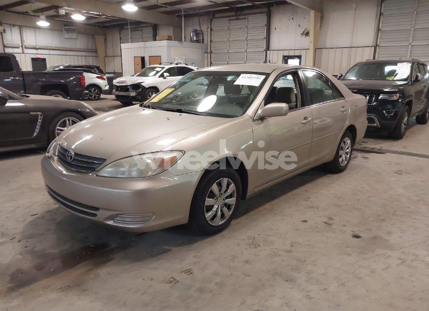 Photo 2 of 2003 Toyota Camry LE (VIN 4T1BE32KX3U225853)
