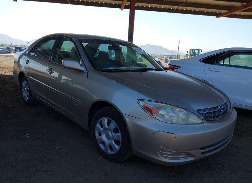 2003 Toyota Camry LE (VIN 4T1BE32KX3U240210) main photo
