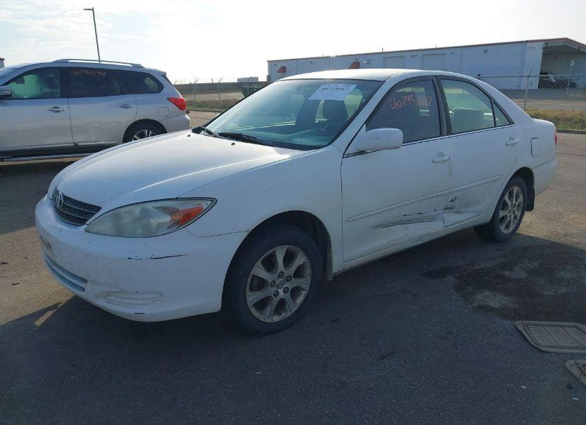 Photo 2 of 2003 Toyota Camry LE (VIN 4T1BE32KX3U255273)