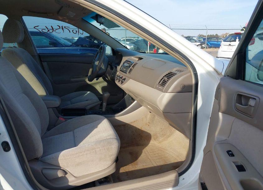 Photo 5 of 2003 Toyota Camry LE (VIN 4T1BE32KX3U255273)