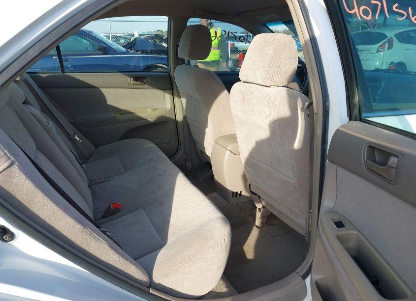 Photo 8 of 2003 Toyota Camry LE (VIN 4T1BE32KX3U255273)