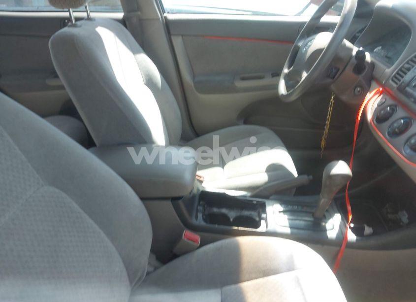 Photo 5 of 2003 Toyota Camry LE (VIN 4T1BE32KX3U681903)