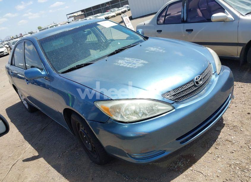 2003 Toyota Camry XLE (VIN 4T1BE32KX3U682520) main photo