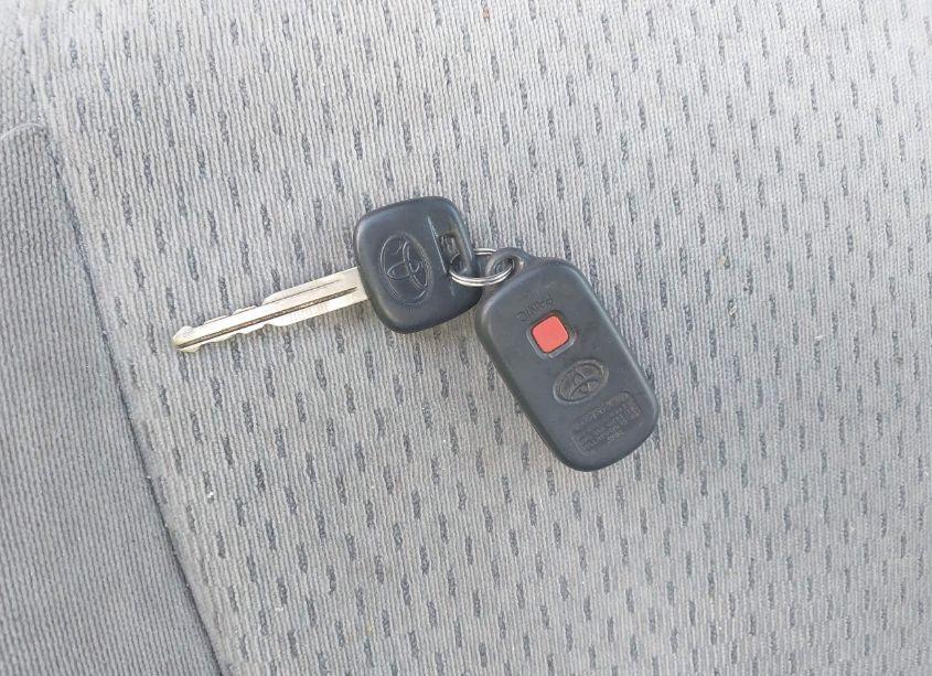 Photo 11 of 2003 Toyota Camry LE (VIN 4T1BE32KX3U707934)