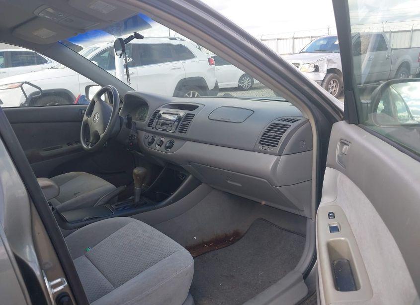 Photo 5 of 2003 Toyota Camry LE (VIN 4T1BE32KX3U707934)