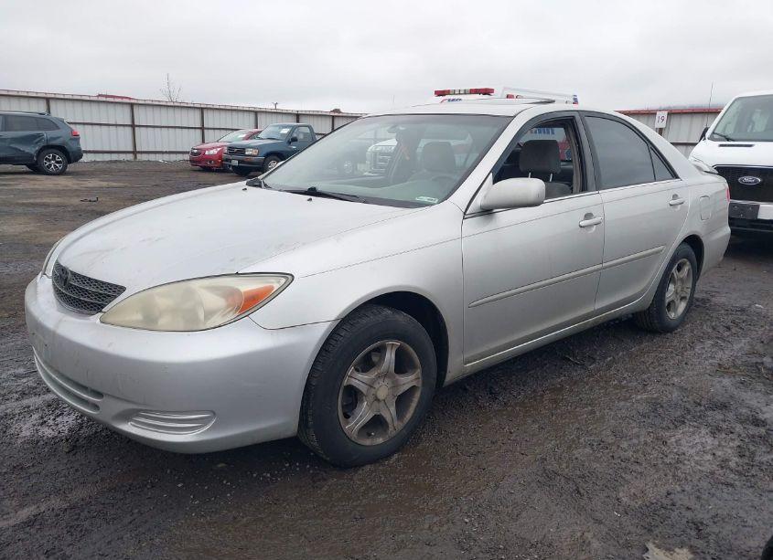 Photo 2 of 2003 Toyota Camry LE (VIN 4T1BE32KX3U730436)