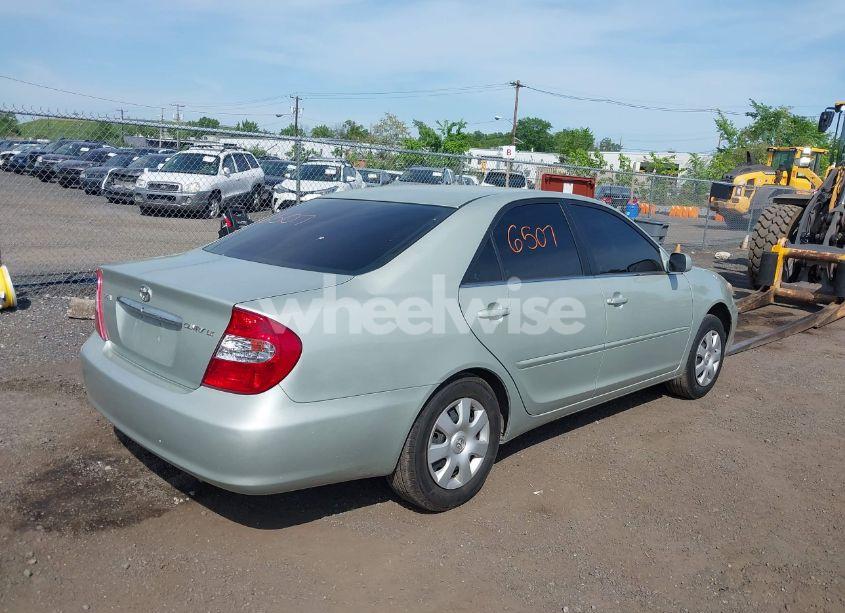 Photo 4 of 2003 Toyota Camry LE (VIN 4T1BE32KX3U746670)