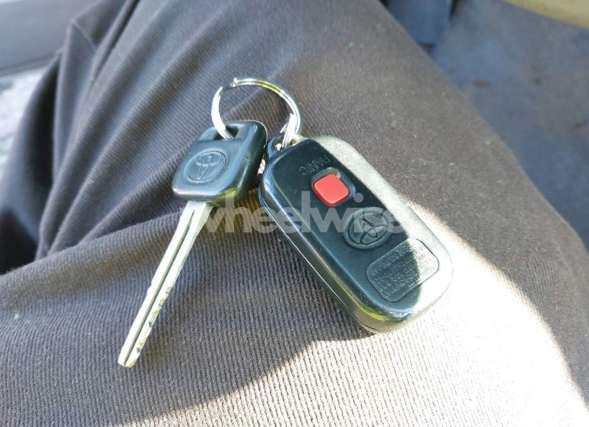 Photo 11 of 2003 Toyota Camry LE (VIN 4T1BE32KX3U775327)