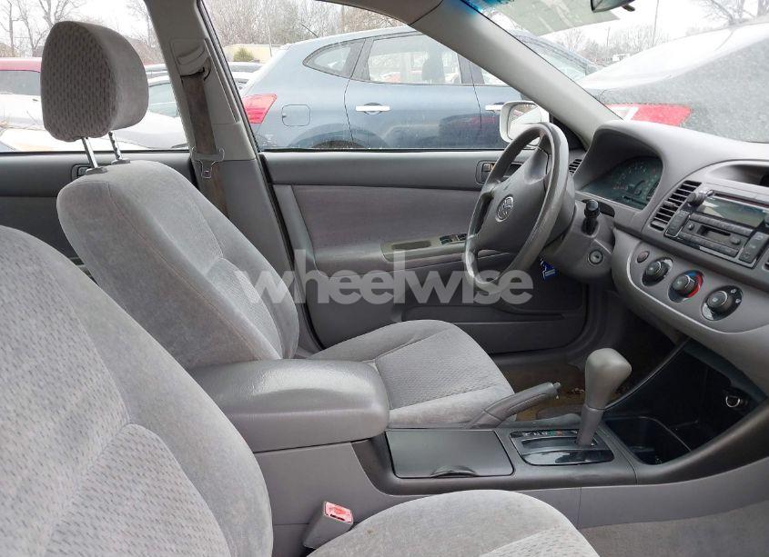 Photo 5 of 2003 Toyota Camry LE (VIN 4T1BE32KX3U775327)