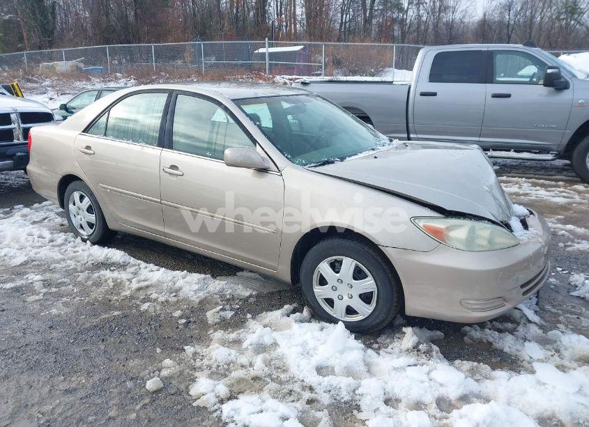 2003 Toyota Camry LE (VIN 4T1BE32KX3U778292) main photo