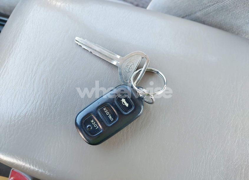 Photo 11 of 2003 Toyota Camry LE (VIN 4T1BE32KX3U778292)